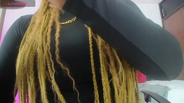 Snapshot of BarbaraGil1 chatting on September 18, 2025, 1:24 pm BarbaraGil1 online show from September 18, 2025, 1:24 pm