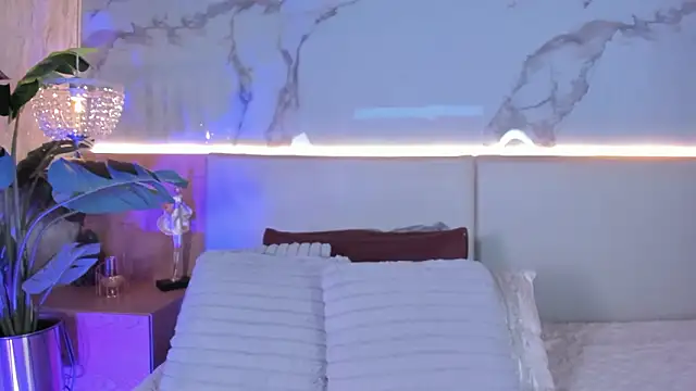 Snapshot of ValSmith_ chatting on March 9, 2026, 3:43 am ValSmith online show from March 9, 2026, 3:43 am