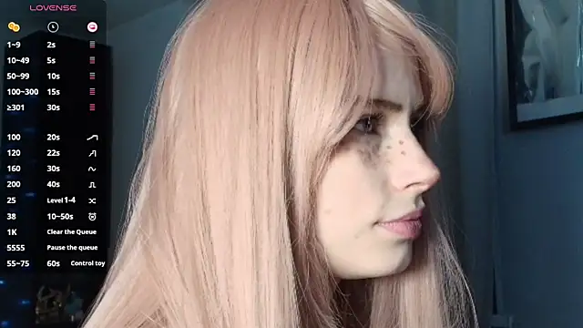 PieraMarch online show from October 15, 2025, 7:03 pm