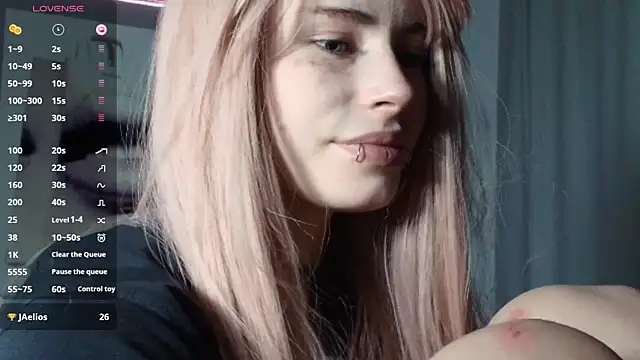 PieraMarch online show from December 14, 2025, 7:51 pm