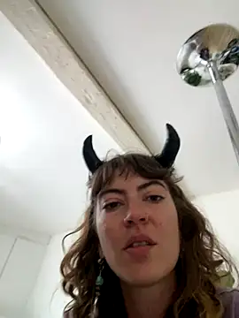 ClementineLapine online show from September 30, 2025, 3:28 pm