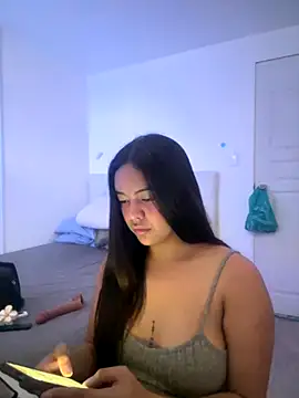 Snapshot of urasianlady chatting on October 12, 2025, 6:01 am urasianlady online show from October 12, 2025, 6:01 am