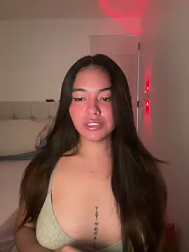 urasianlady online show from November 5, 2025, 3:56 pm