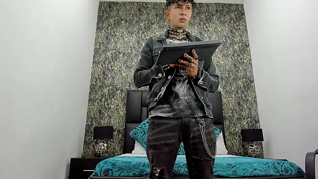 Snapshot of Massimo24_ chatting on September 9, 2025, 12:26 pm Massimo24 online show from September 9, 2025, 12:26 pm
