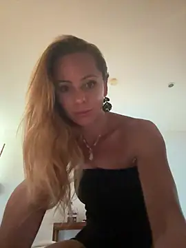 amelialorenz online show from June 22, 2026, 2:13 am
