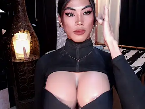 DAYANARAHFOX online show from October 7, 2025, 2:36 pm