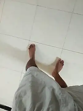 shreyas79 online show from November 1, 2025, 4:58 am