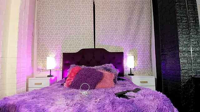 Zamara Kleii online show from December 14, 2025, 4:51 am