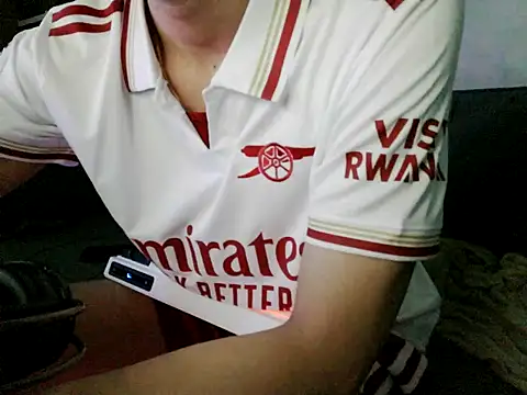 boyhigh1997 online show from October 7, 2025, 2:58 pm