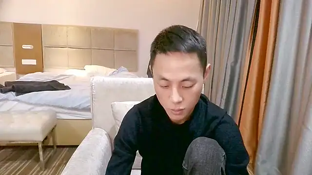 Tsia-Die online show from November 6, 2025, 5:41 am