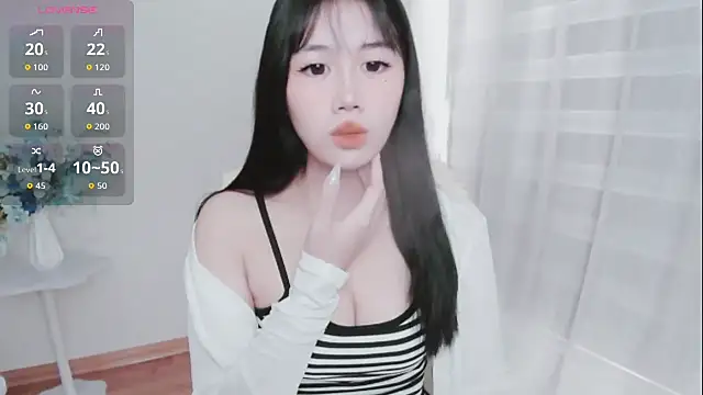 -Rose-Lucky- online show from October 9, 2025, 1:25 am