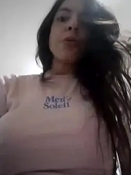 chicalunar24 online show from November 15, 2025, 7:10 pm