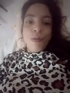 chicalunar24 online show from November 25, 2025, 1:16 am