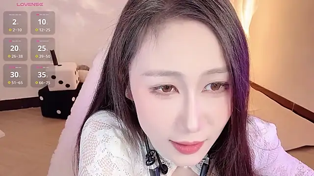 Snapshot of BoxedGyre- chatting on October 11, 2025, 2:15 pm BoxedGyre- online show from October 11, 2025, 2:15 pm