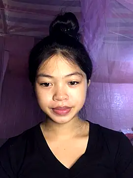 Snapshot of Thy00__ chatting on October 5, 2025, 2:21 am Thy00 online show from October 5, 2025, 2:21 am