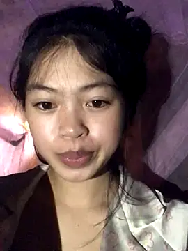 Snapshot of Thy00__ chatting on October 12, 2025, 2:05 pm Thy00 online show from October 12, 2025, 2:05 pm