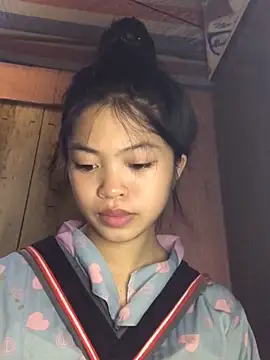 Snapshot of Thy00__ chatting on October 13, 2025, 2:44 am Thy00 online show from October 13, 2025, 2:44 am