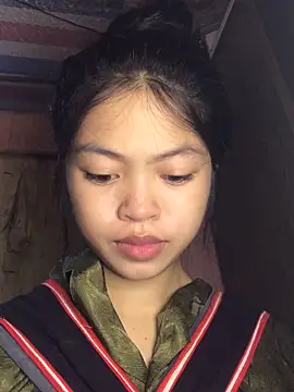 Snapshot of Thy00__ chatting on October 14, 2025, 9:32 am Thy00 online show from October 14, 2025, 9:32 am