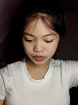 Snapshot of Thy00__ chatting on October 16, 2025, 8:04 am Thy00 online show from October 16, 2025, 8:04 am