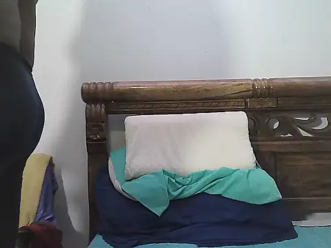 Snapshot of morenocabro10 chatting on September 16, 2025, 9:27 pm morenocabro10 online show from September 16, 2025, 9:27 pm