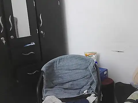 morenocabro10 online show from February 1, 2026, 8:24 am