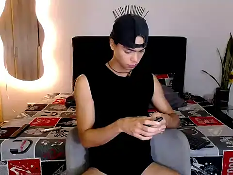 Snapshot of NoahDevil18 chatting on October 11, 2025, 6:23 am NoahDevil18 online show from October 11, 2025, 6:23 am