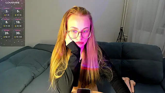 Snapshot of MewStella chatting on September 28, 2025, 4:56 pm MewStella online show from September 28, 2025, 4:56 pm