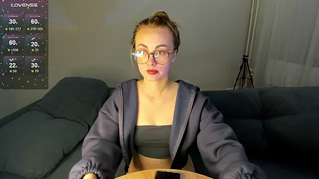 Snapshot of MewStella chatting on October 1, 2025, 9:10 pm MewStella online show from October 1, 2025, 9:10 pm