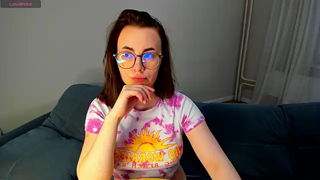 MewStella online show from April 24, 2026, 6:43 pm