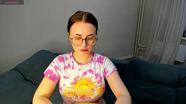 MewStella online show from April 25, 2026, 2:14 pm