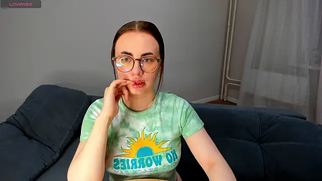 MewStella online show from May 5, 2026, 4:15 pm