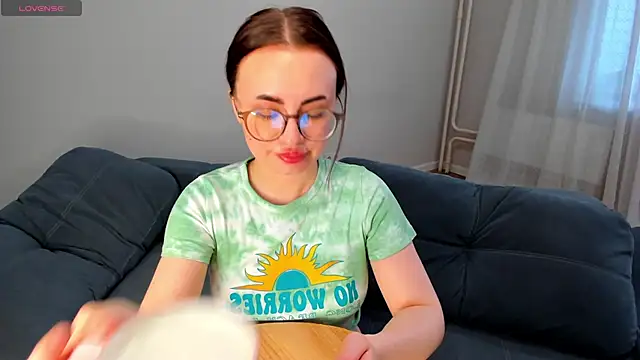 MewStella online show from May 6, 2026, 4:19 am