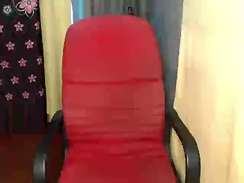 lovelyallena07 online show from June 27, 2026, 4:28 am