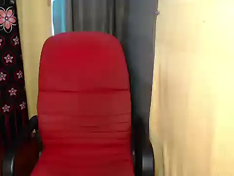 lovelyallena07 online show from June 30, 2026, 12:33 am