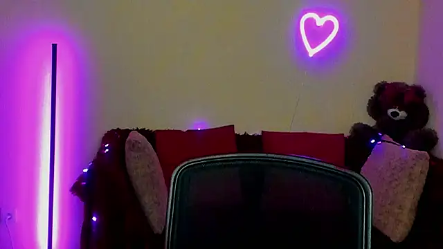 Alicia love00 online show from May 2, 2026, 11:26 am