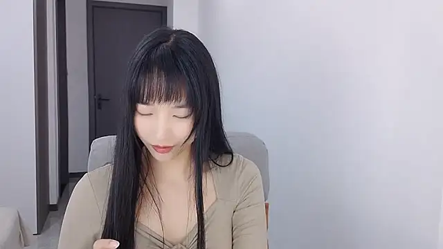 Snapshot of Lisa-3333 chatting on October 24, 2025, 2:13 pm Lisa-3333 online show from October 24, 2025, 2:13 pm