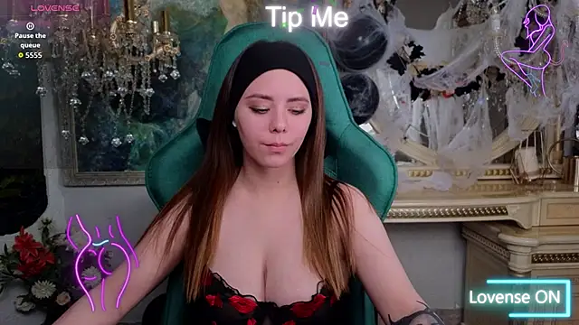 Snapshot of IvoryWood_ chatting on October 11, 2025, 10:03 am IvoryWood online show from October 11, 2025, 10:03 am