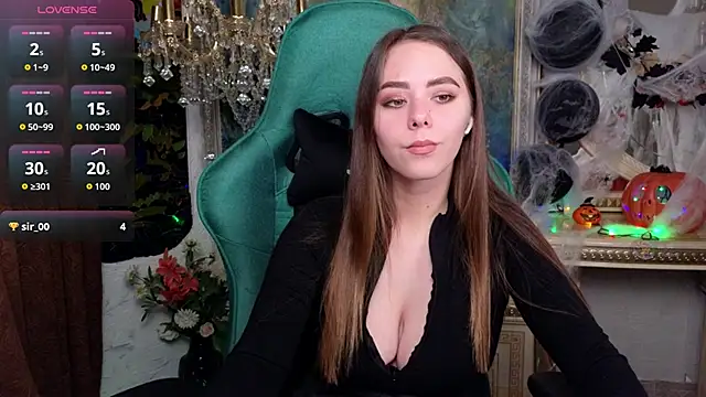 IvoryWood  online show from November 9, 2025, 4:38 pm