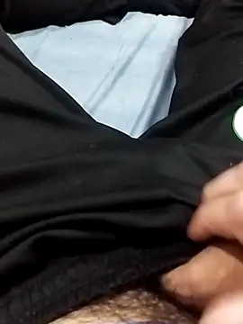 Snapshot of idhem___31 chatting on March 31, 2026, 4:40 pm idhem 31 online show from March 31, 2026, 4:40 pm