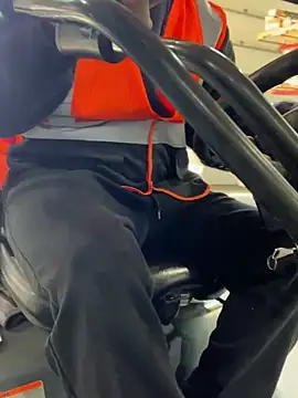 PuttieIn online show from April 24, 2026, 4:20 pm