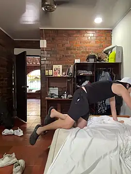 Luxx 14 online show from December 21, 2025, 4:36 pm