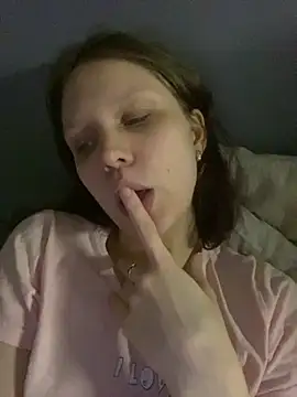 Lunliss online show from October 19, 2025, 3:34 pm