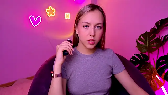 CindySparkl online show from May 3, 2026, 3:23 am