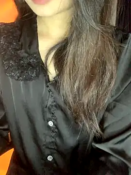 Tinasx56 online show from October 9, 2025, 3:32 pm