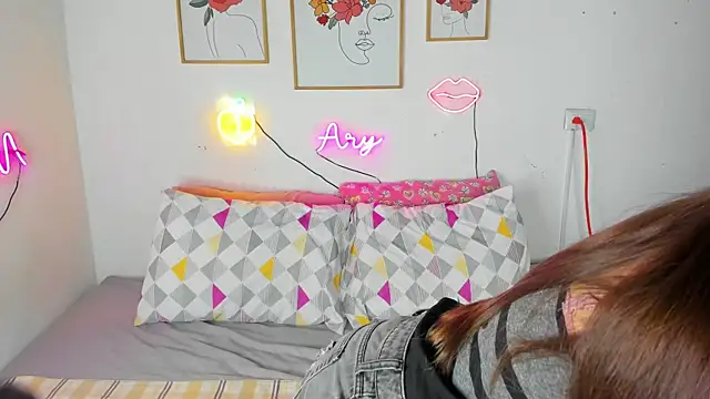 arielmishel online show from May 14, 2026, 9:49 am