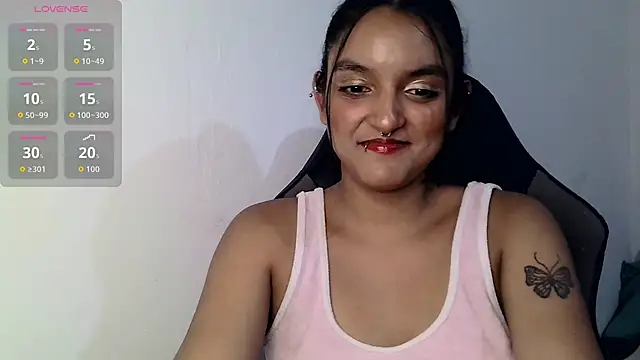 Snapshot of Ari_20_ chatting on October 14, 2025, 12:44 am Ari 20 online show from October 14, 2025, 12:44 am