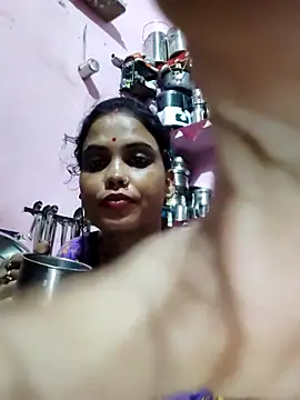 Snapshot of Cut_ragni chatting on October 1, 2025, 6:14 pm Cut ragni online show from October 1, 2025, 6:14 pm