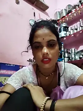 Snapshot of Cut_ragni chatting on October 3, 2025, 5:54 pm Cut ragni online show from October 3, 2025, 5:54 pm