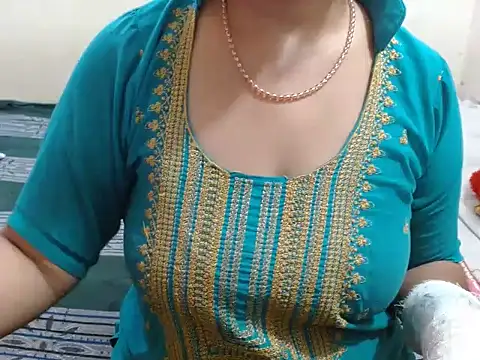 Snapshot of Hot_anika_ chatting on October 14, 2025, 4:35 am Hot anika  online show from October 14, 2025, 4:35 am