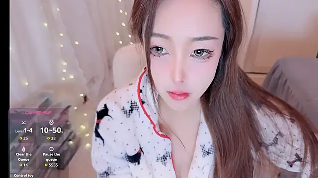 charlotte520 online show from January 13, 2026, 12:05 am